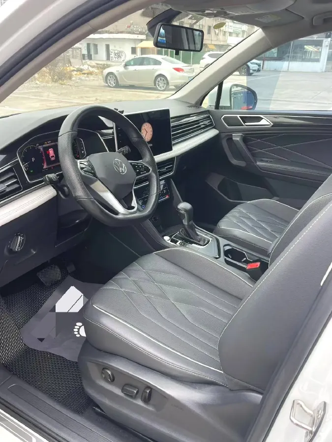 2023 Volkswagen Tiguan L 1.5T 160HP L4 7DCT,autocango,china used car exporter,china ev exporter,chinese used car exporter,chinese used ev exporter