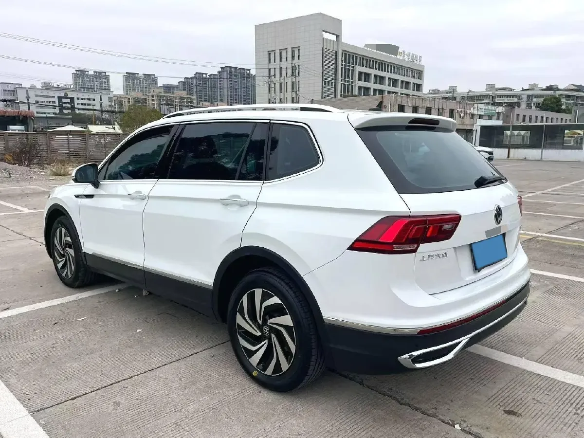2023 Volkswagen Tiguan L 1.5T 160HP L4 7DCT,autocango,china used car exporter,china ev exporter,chinese used car exporter,chinese used ev exporter