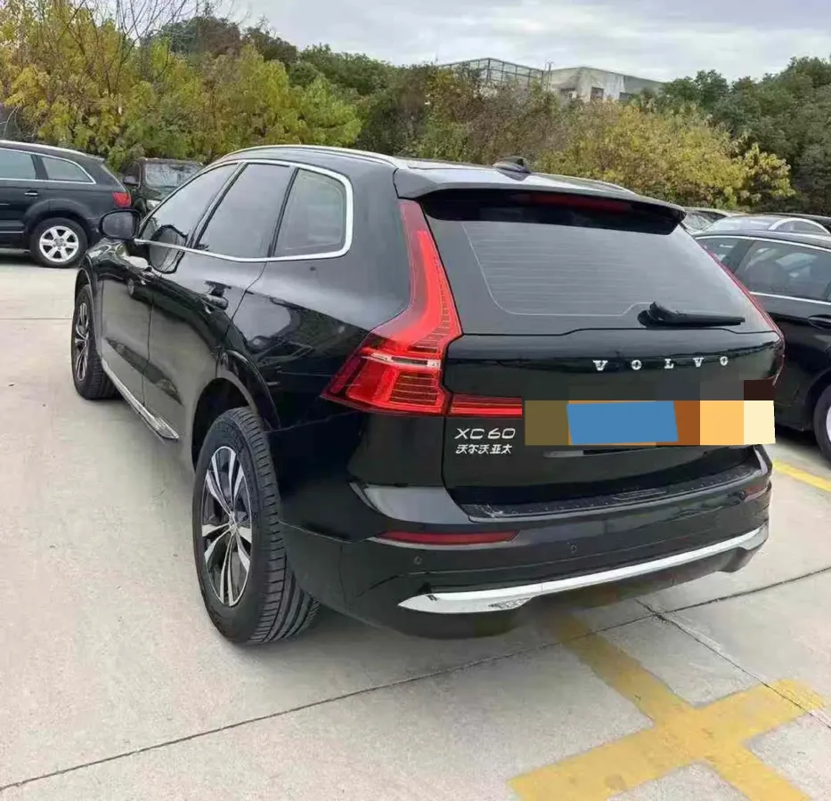 2025 Volvo XC60 2.0T 250HP L4 8AT,autocango,china used car exporter,china ev exporter,chinese used car exporter,chinese used ev exporter