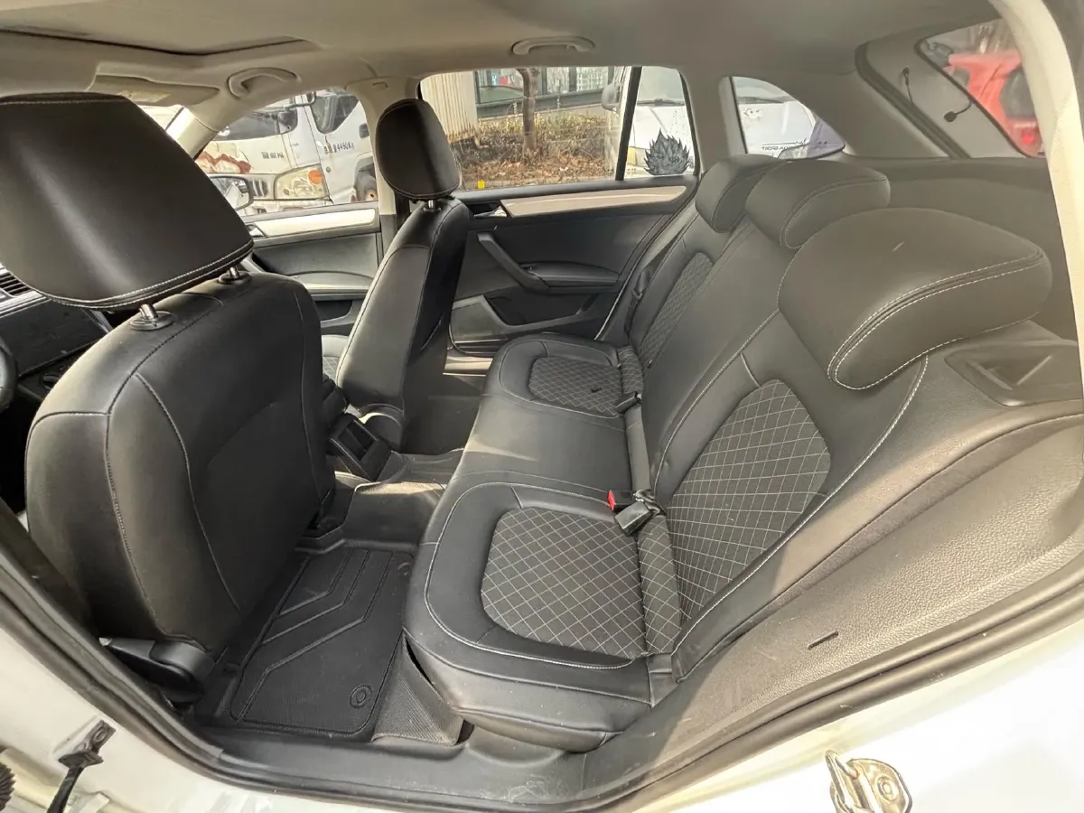 2019 Skoda Rapid Spaceback 1.5L 110HP L4 6AT,autocango,china used car exporter,china ev exporter,chinese used car exporter,chinese used ev exporter