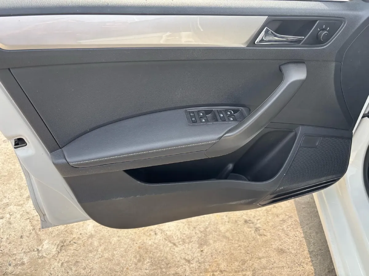 2019 Skoda Rapid Spaceback 1.5L 110HP L4 6AT,autocango,china used car exporter,china ev exporter,chinese used car exporter,chinese used ev exporter