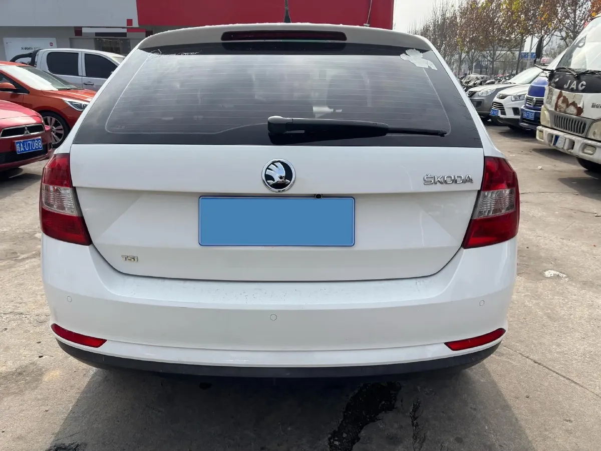 2019 Skoda Rapid Spaceback 1.5L 110HP L4 6AT,autocango,china used car exporter,china ev exporter,chinese used car exporter,chinese used ev exporter