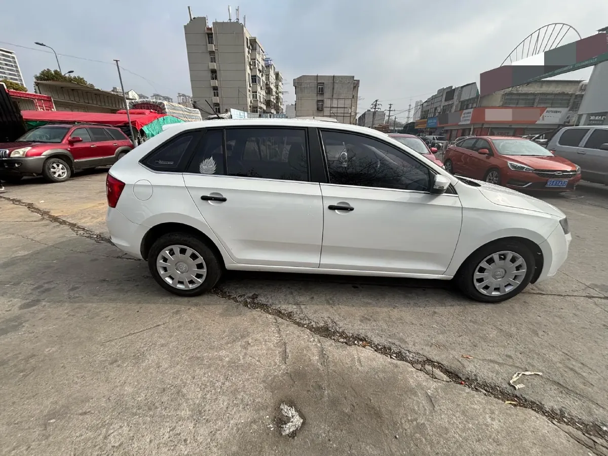 2019 Skoda Rapid Spaceback 1.5L 110HP L4 6AT,autocango,china used car exporter,china ev exporter,chinese used car exporter,chinese used ev exporter