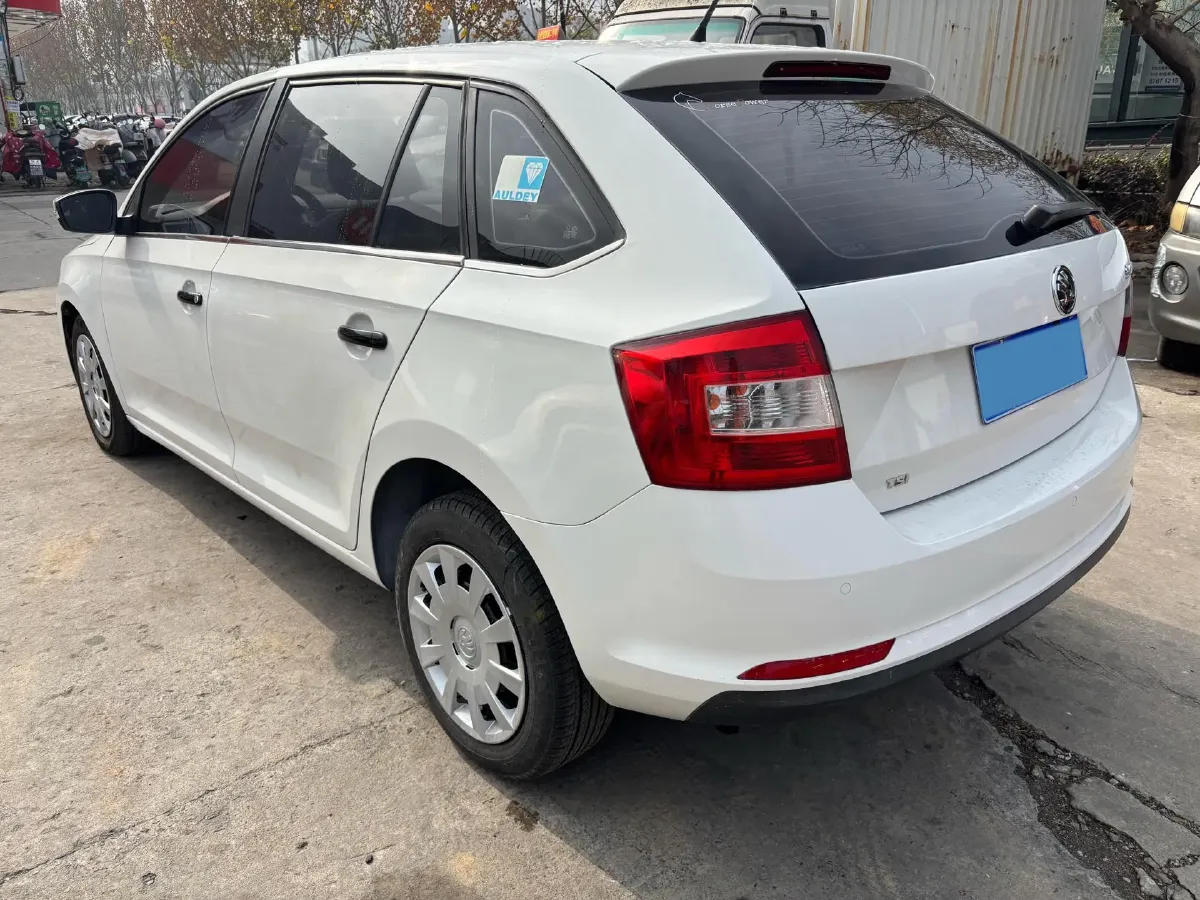 2019 Skoda Rapid Spaceback 1.5L 110HP L4 6AT,autocango,china used car exporter,china ev exporter,chinese used car exporter,chinese used ev exporter