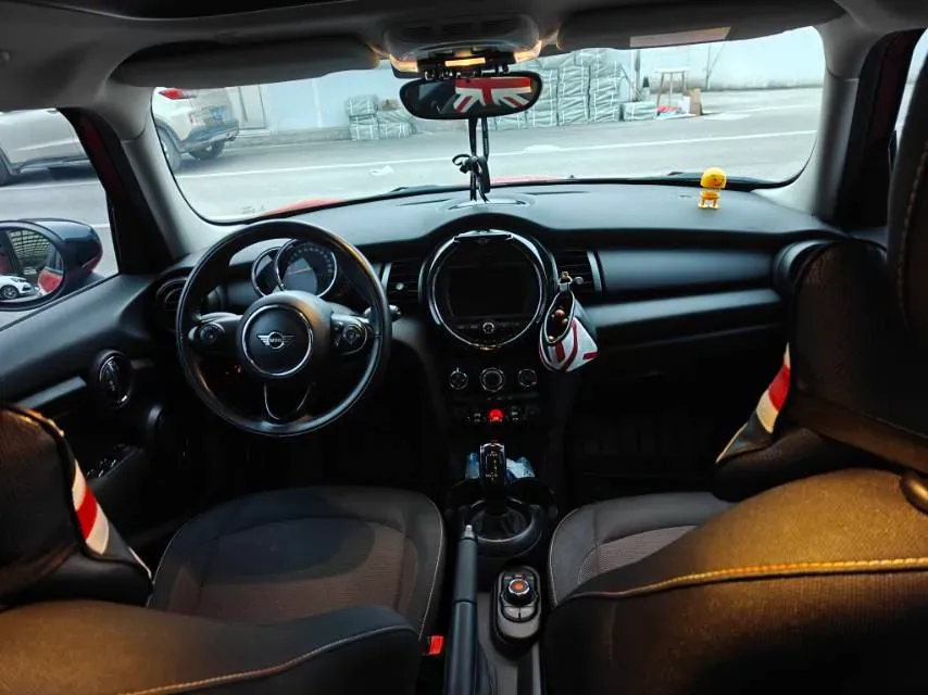 2021 MINI MINI 1.5T 102HP L3 7DCT,autocango,china used car exporter,china ev exporter,chinese used car exporter,chinese used ev exporter