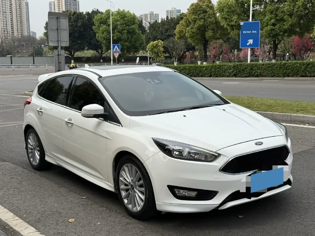 2017 Ford Focus 1.5T 181HP L4 6AT,autocango,china used car exporter,china ev exporter,chinese used car exporter,chinese used ev exporter