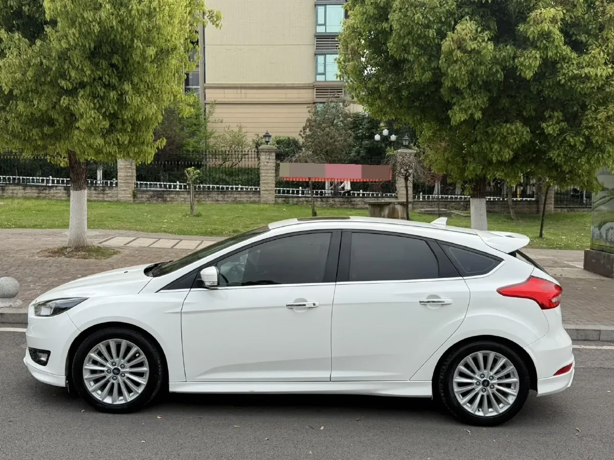 2017 Ford Focus 1.5T 181HP L4 6AT,autocango,china used car exporter,china ev exporter,chinese used car exporter,chinese used ev exporter