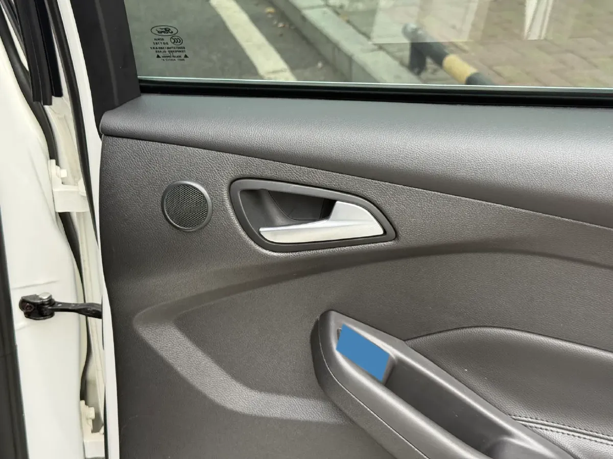 2017 Ford Focus 1.5T 181HP L4 6AT,autocango,china used car exporter,china ev exporter,chinese used car exporter,chinese used ev exporter