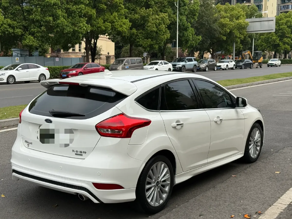 2017 Ford Focus 1.5T 181HP L4 6AT,autocango,china used car exporter,china ev exporter,chinese used car exporter,chinese used ev exporter