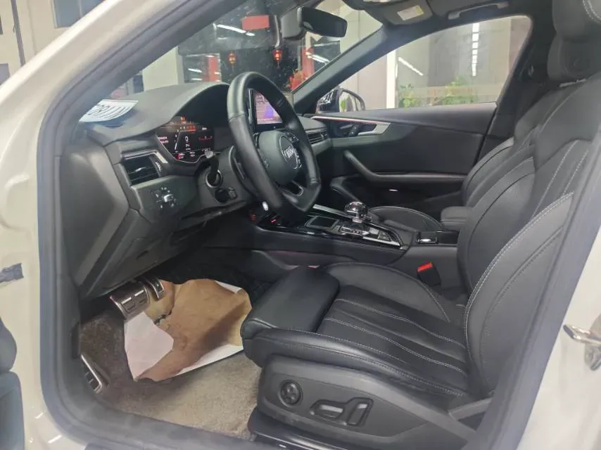 2023 Audi A4L 2.0T 190HP L4 7DCT,autocango,china used car exporter,china ev exporter,chinese used car exporter,chinese used ev exporter