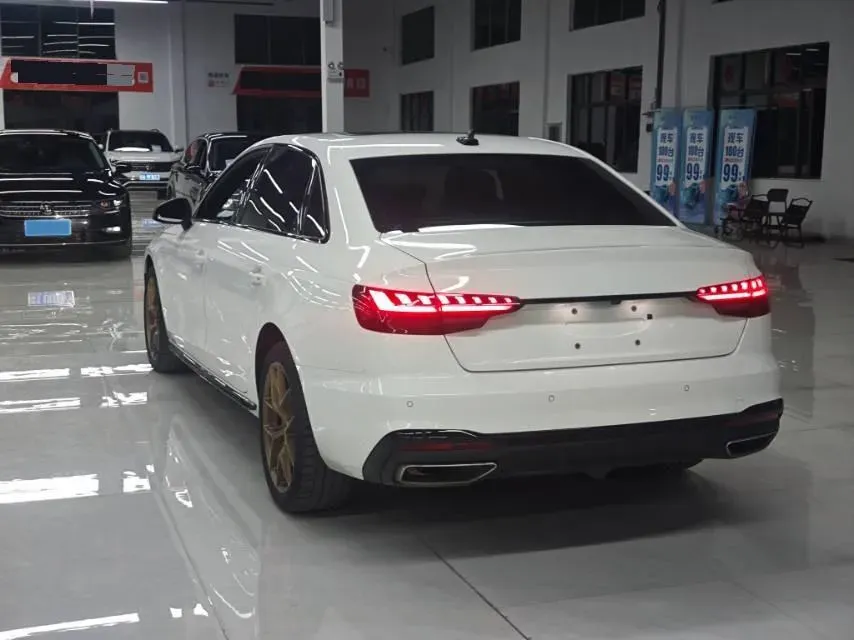 2023 Audi A4L 2.0T 190HP L4 7DCT,autocango,china used car exporter,china ev exporter,chinese used car exporter,chinese used ev exporter