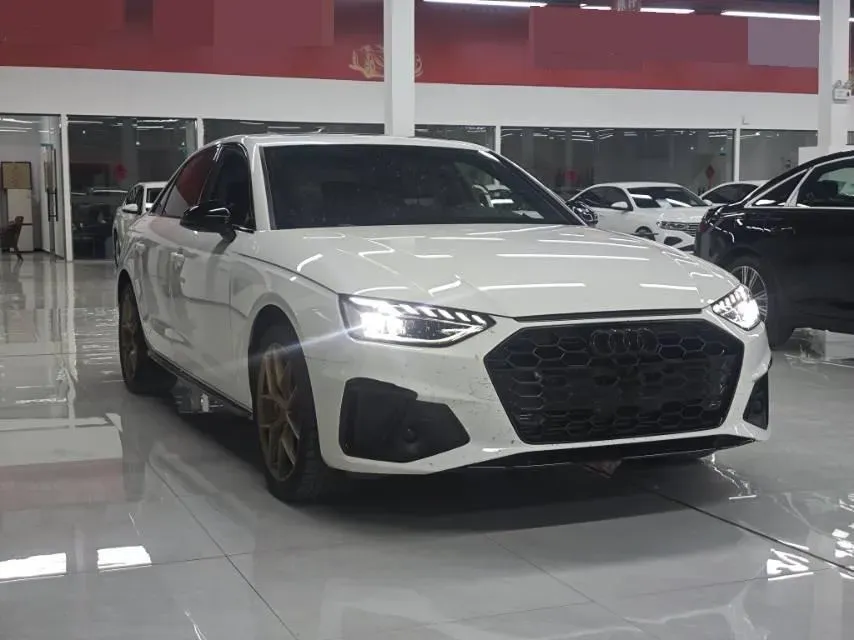 2023 Audi A4L 2.0T 190HP L4 7DCT,autocango,china used car exporter,china ev exporter,chinese used car exporter,chinese used ev exporter