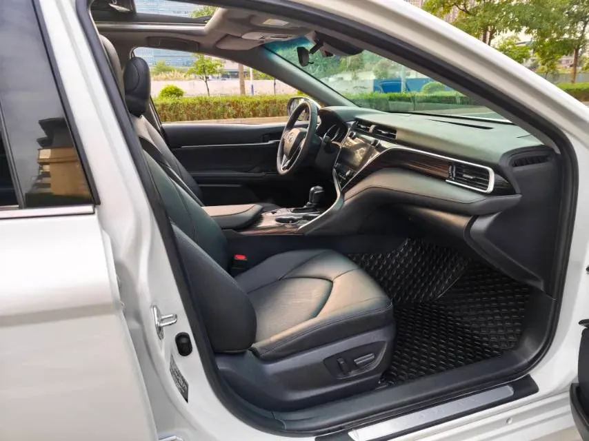 2021 Toyota Camry 2.5L 209HP L4 8AT,autocango,china used car exporter,china ev exporter,chinese used car exporter,chinese used ev exporter