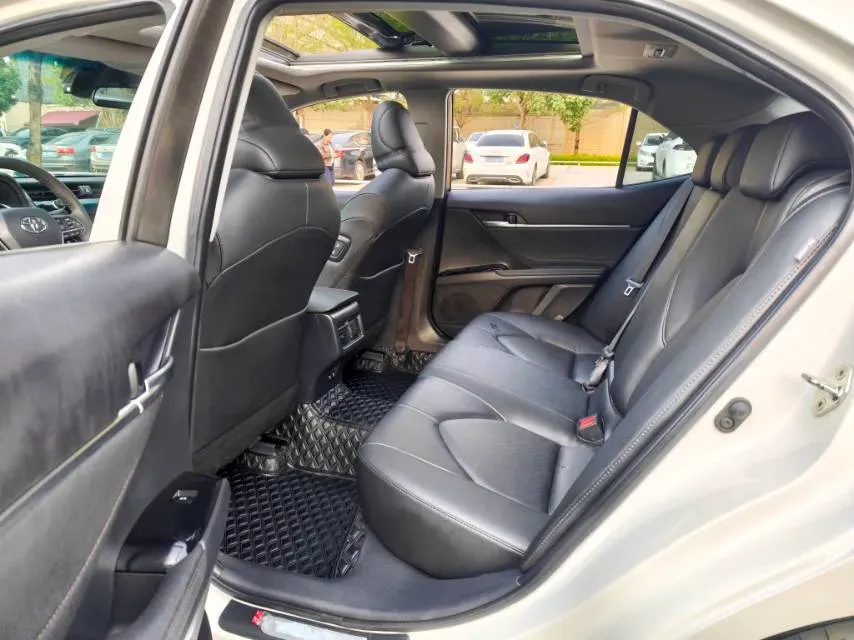 2021 Toyota Camry 2.5L 209HP L4 8AT,autocango,china used car exporter,china ev exporter,chinese used car exporter,chinese used ev exporter