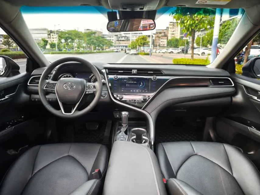 2021 Toyota Camry 2.5L 209HP L4 8AT,autocango,china used car exporter,china ev exporter,chinese used car exporter,chinese used ev exporter