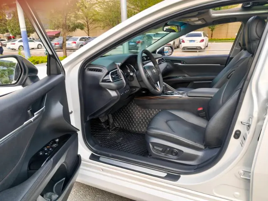 2021 Toyota Camry 2.5L 209HP L4 8AT,autocango,china used car exporter,china ev exporter,chinese used car exporter,chinese used ev exporter