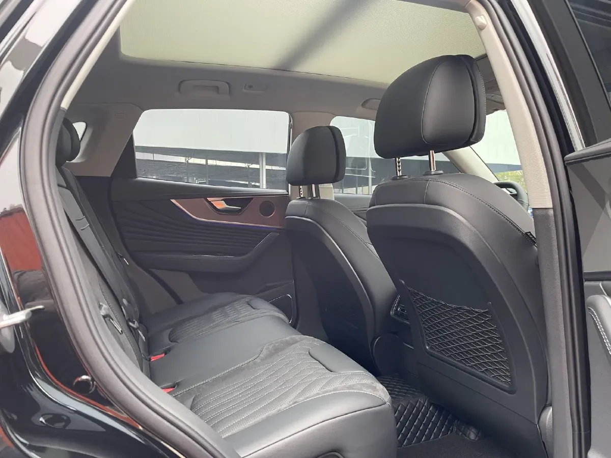 2023 HongQi HS5 2.0T 252HP L4 8AT,autocango,china used car exporter,china ev exporter,chinese used car exporter,chinese used ev exporter