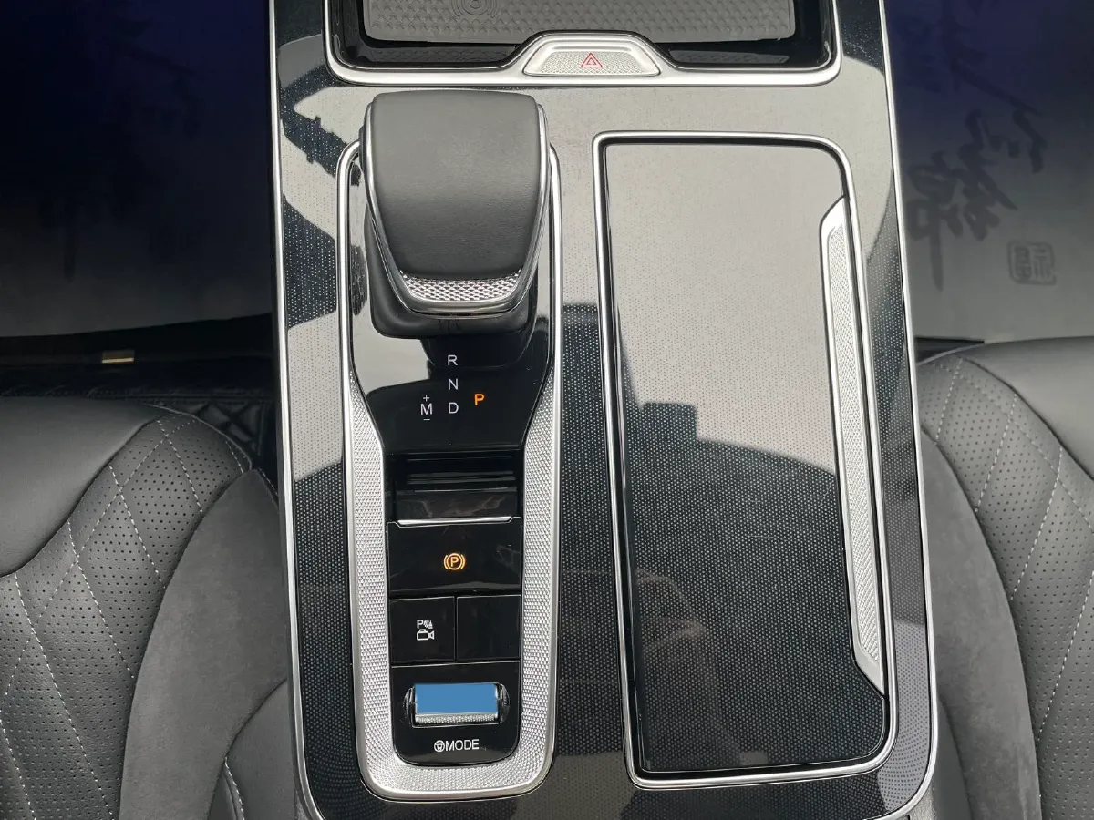 2023 HongQi HS5 2.0T 252HP L4 8AT,autocango,china used car exporter,china ev exporter,chinese used car exporter,chinese used ev exporter