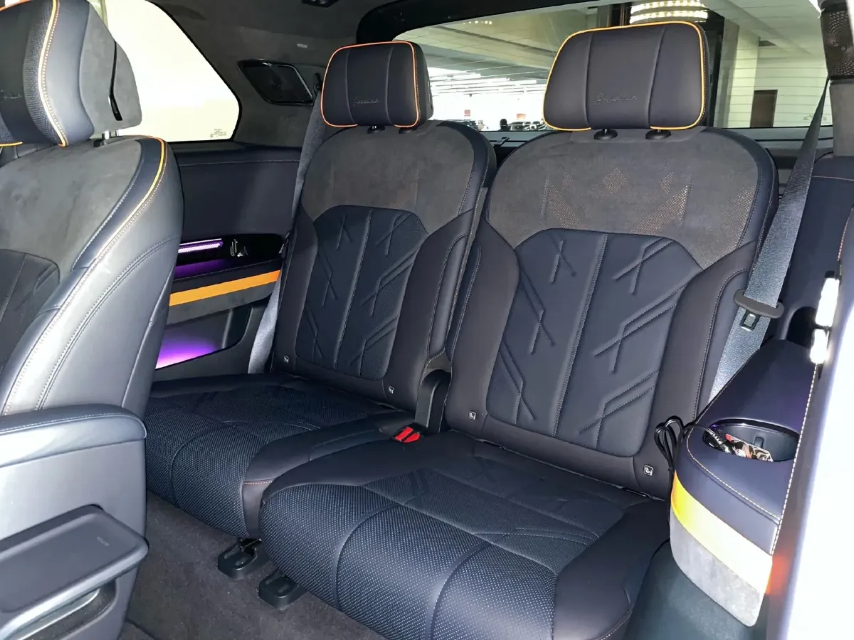 2025 Zeekr 9X 2.0T 279HP L4 1DHT PHEV,autocango,china used car exporter,china ev exporter,chinese used car exporter,chinese used ev exporter