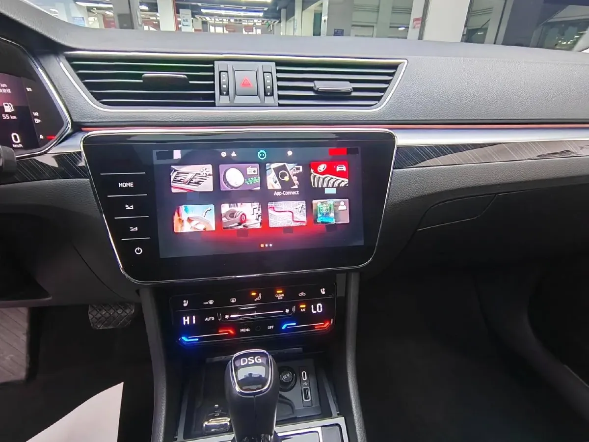 2022 Skoda Superb 2.0T 186HP L4 7DCT,autocango,china used car exporter,china ev exporter,chinese used car exporter,chinese used ev exporter