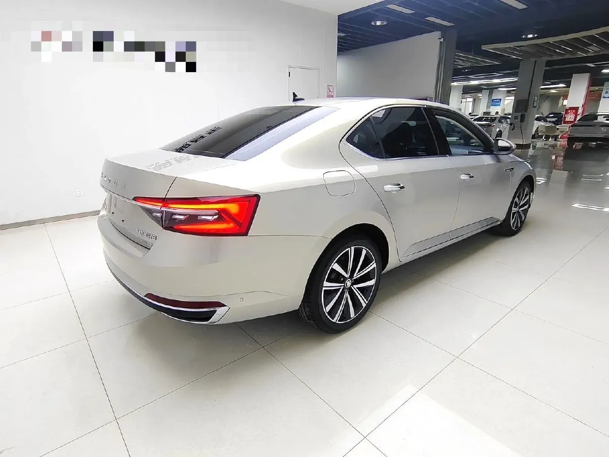 2022 Skoda Superb 2.0T 186HP L4 7DCT,autocango,china used car exporter,china ev exporter,chinese used car exporter,chinese used ev exporter