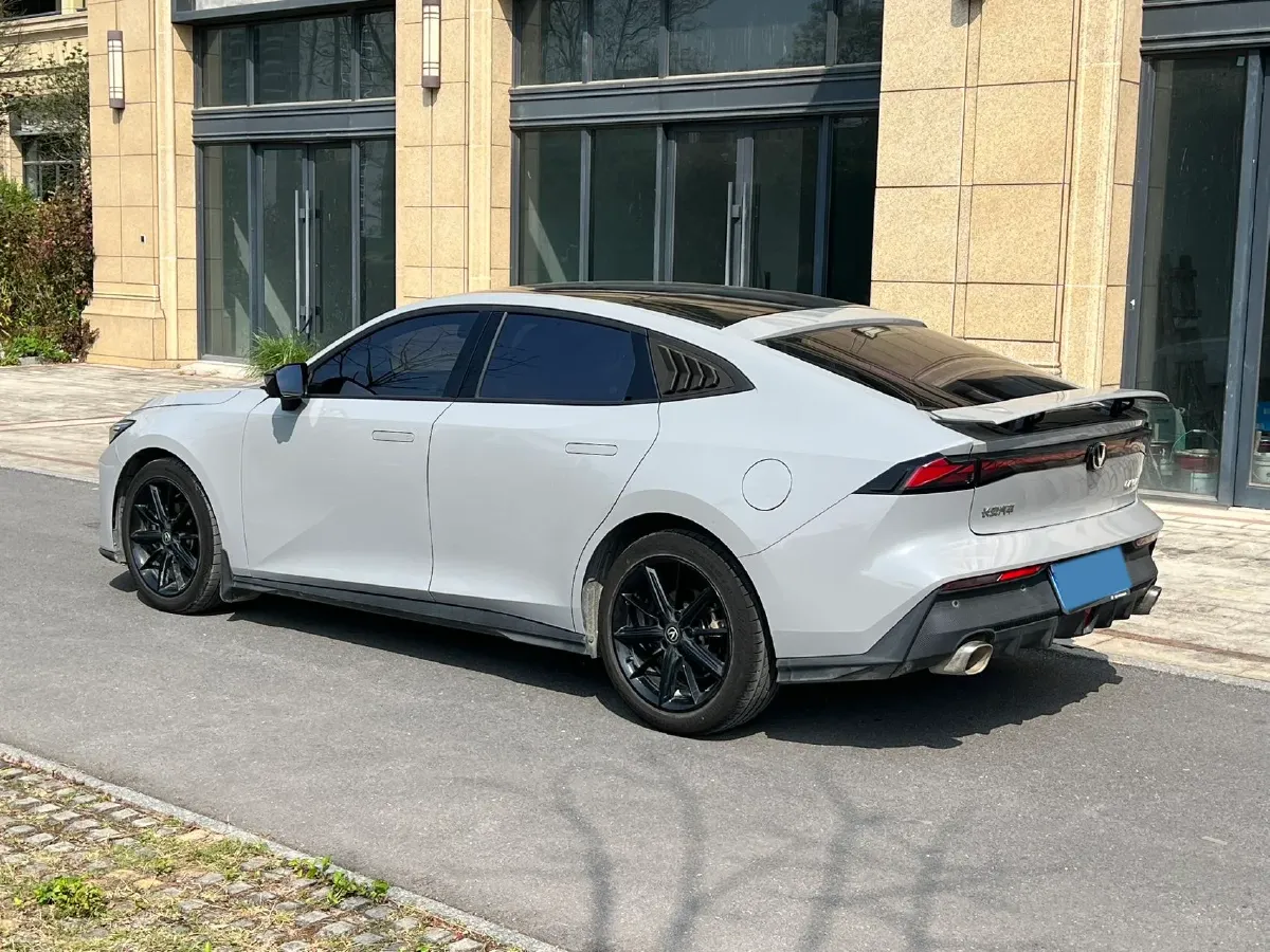 2023 ChangAn UNI-V 1.5T 188HP L4 7DCT,autocango,china used car exporter,china ev exporter,chinese used car exporter,chinese used ev exporter