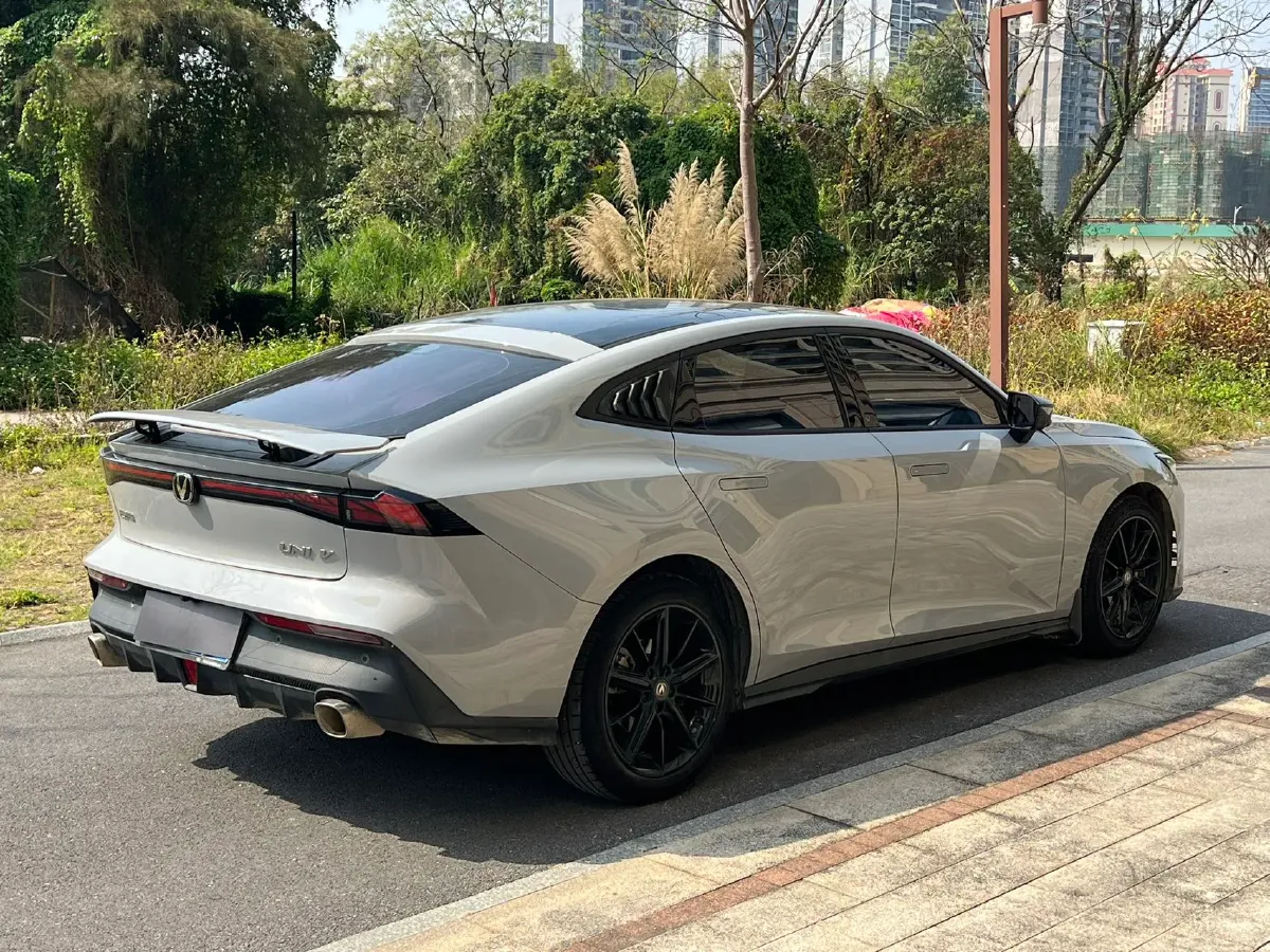 2023 ChangAn UNI-V 1.5T 188HP L4 7DCT,autocango,china used car exporter,china ev exporter,chinese used car exporter,chinese used ev exporter