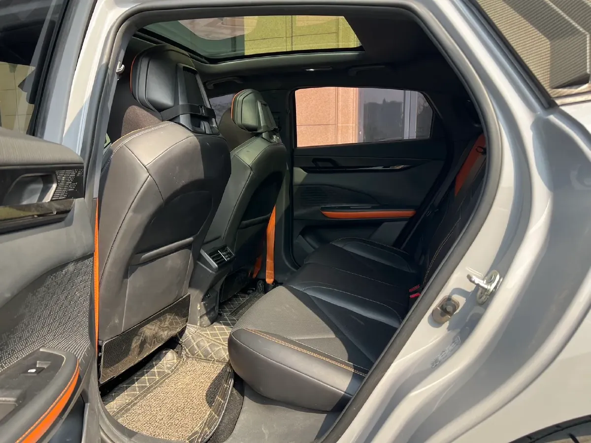 2023 ChangAn UNI-V 1.5T 188HP L4 7DCT,autocango,china used car exporter,china ev exporter,chinese used car exporter,chinese used ev exporter