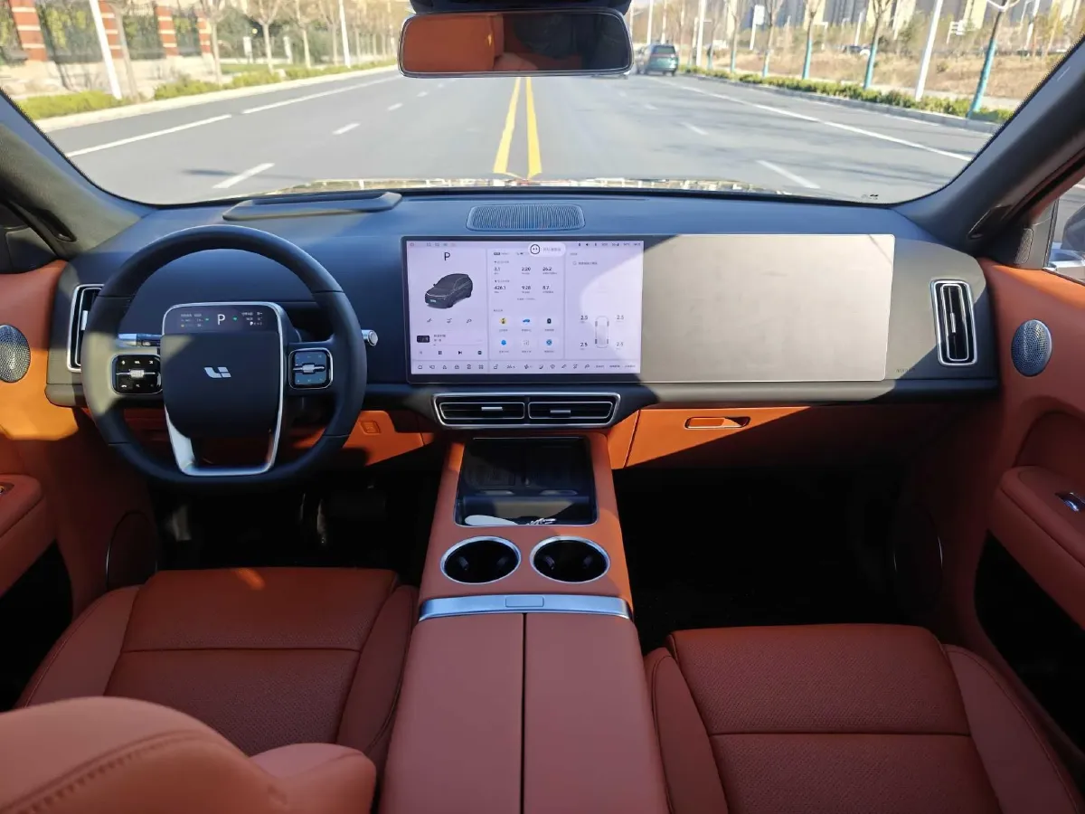 2024 Volvo S60 2.0T 197HP L4 7DCT,autocango,china used car exporter,china ev exporter,chinese used car exporter,chinese used ev exporter