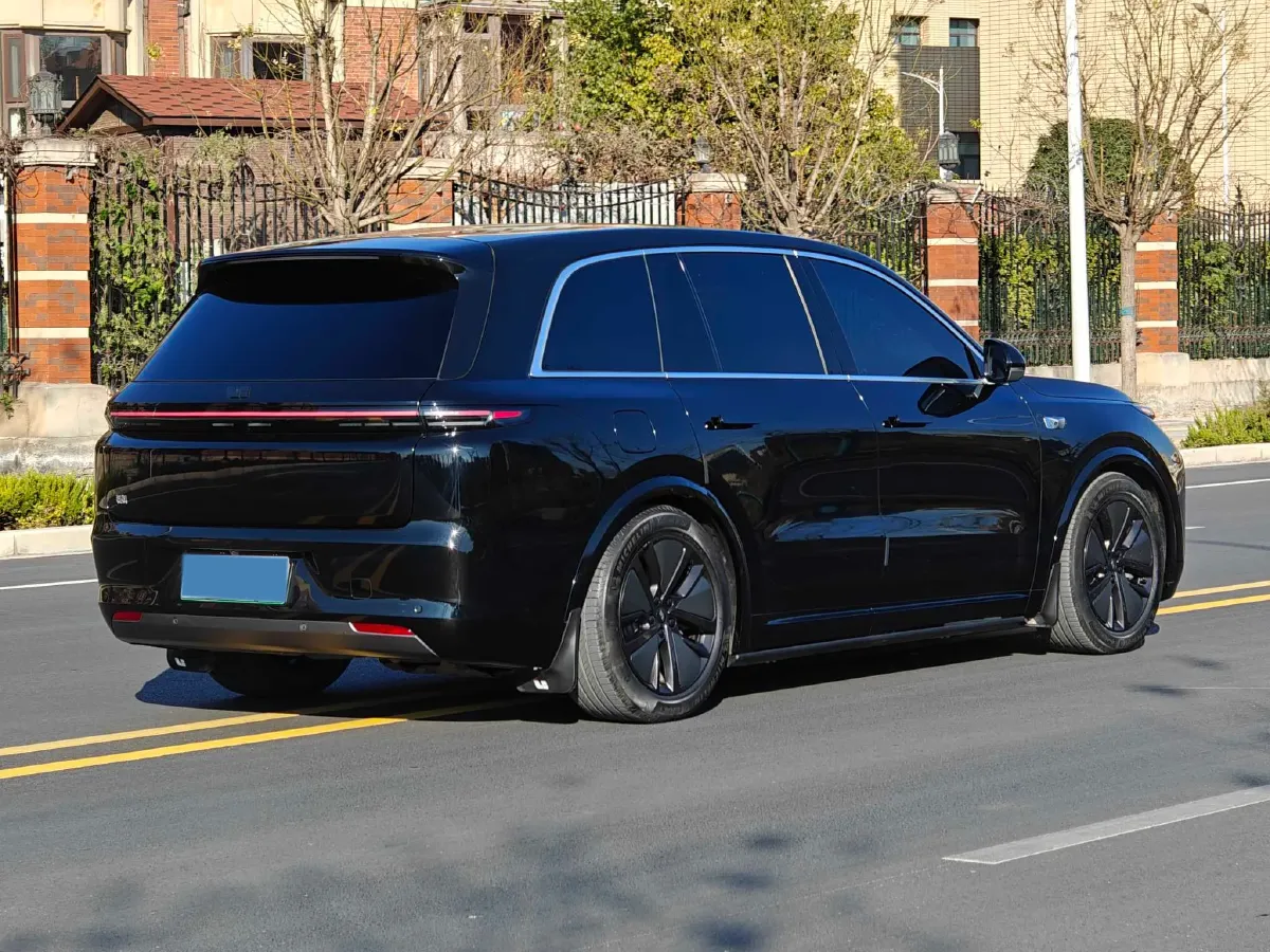 2024 Volvo S60 2.0T 197HP L4 7DCT,autocango,china used car exporter,china ev exporter,chinese used car exporter,chinese used ev exporter