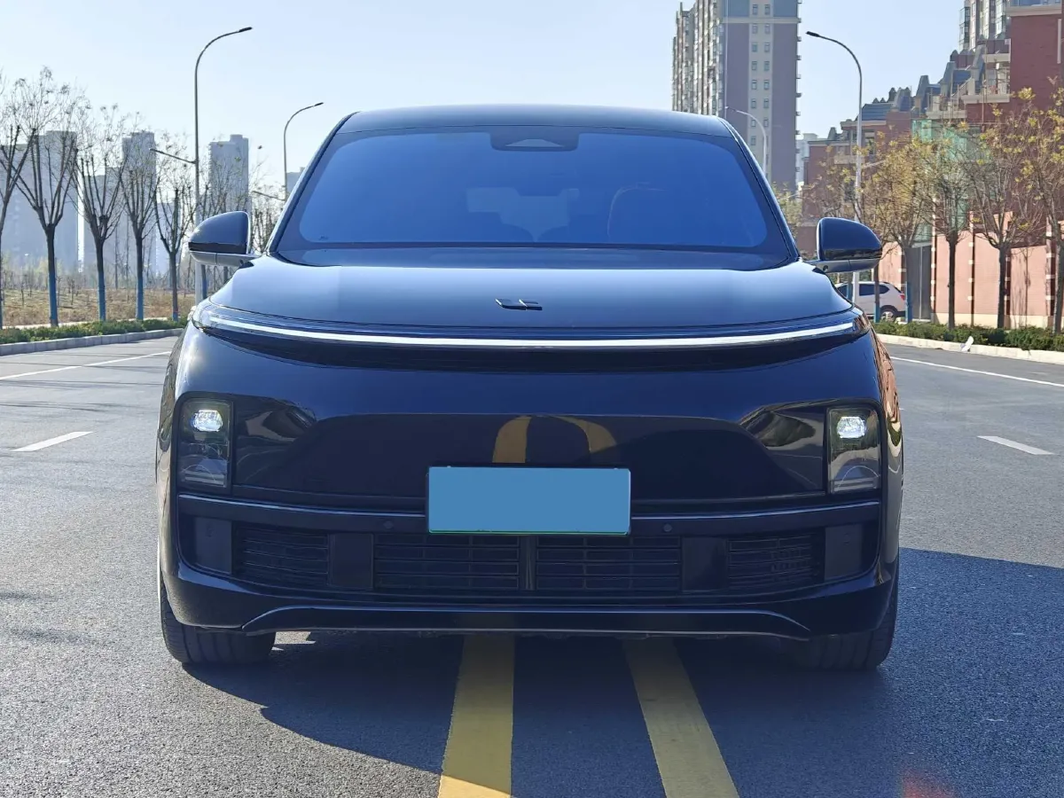 2024 Volvo S60 2.0T 197HP L4 7DCT,autocango,china used car exporter,china ev exporter,chinese used car exporter,chinese used ev exporter