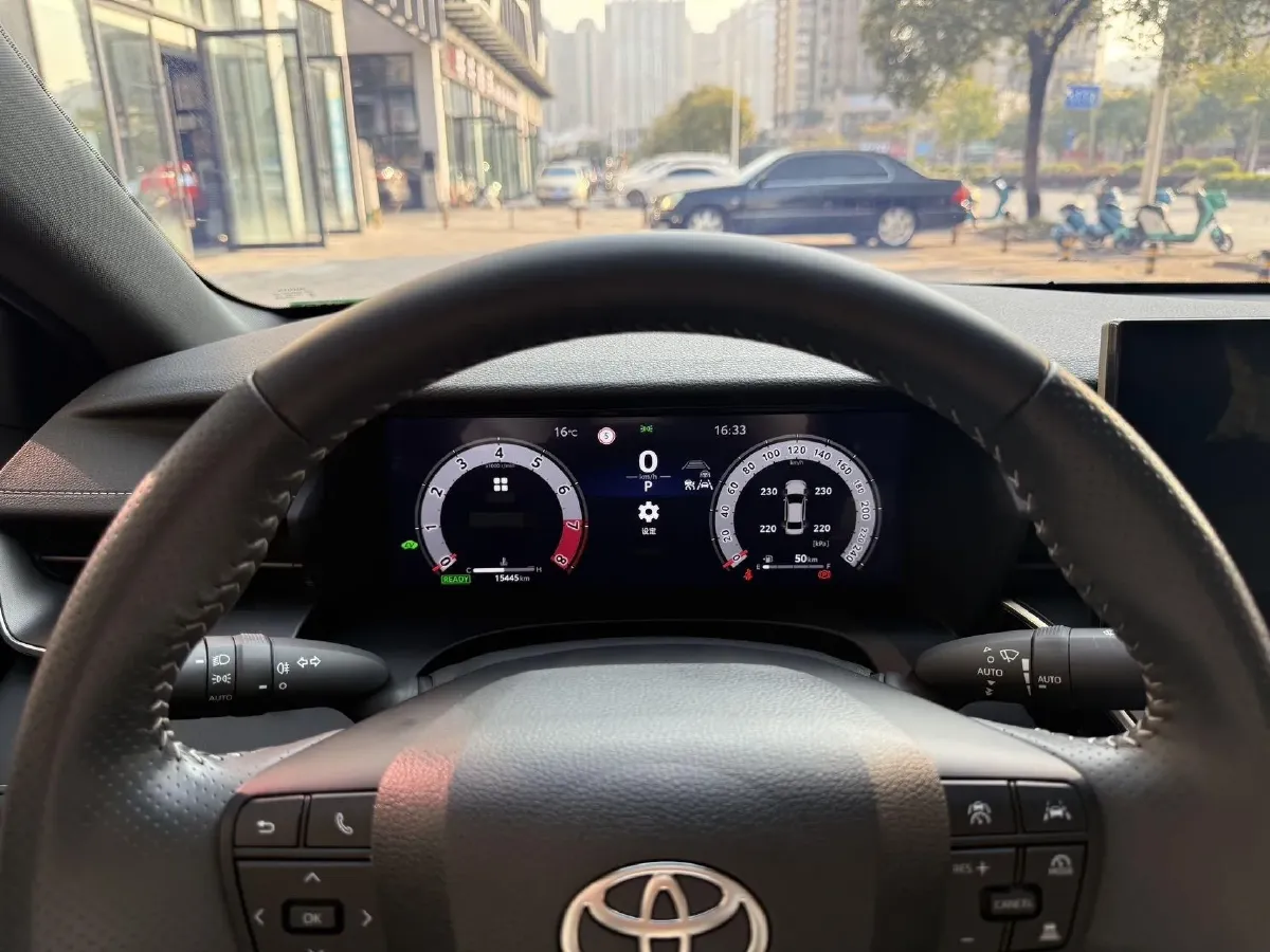 2024 Toyota Camry 2.5L 185HP L4 E-CVT Hybrid,autocango,china used car exporter,china ev exporter,chinese used car exporter,chinese used ev exporter