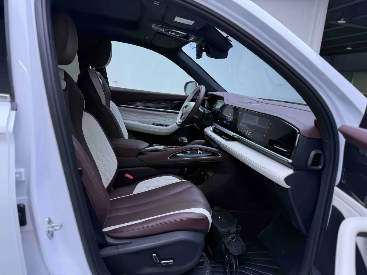 2021 Geely Monjaro 2.0T 218HP L4 7DCT,autocango,china used car exporter,china ev exporter,chinese used car exporter,chinese used ev exporter