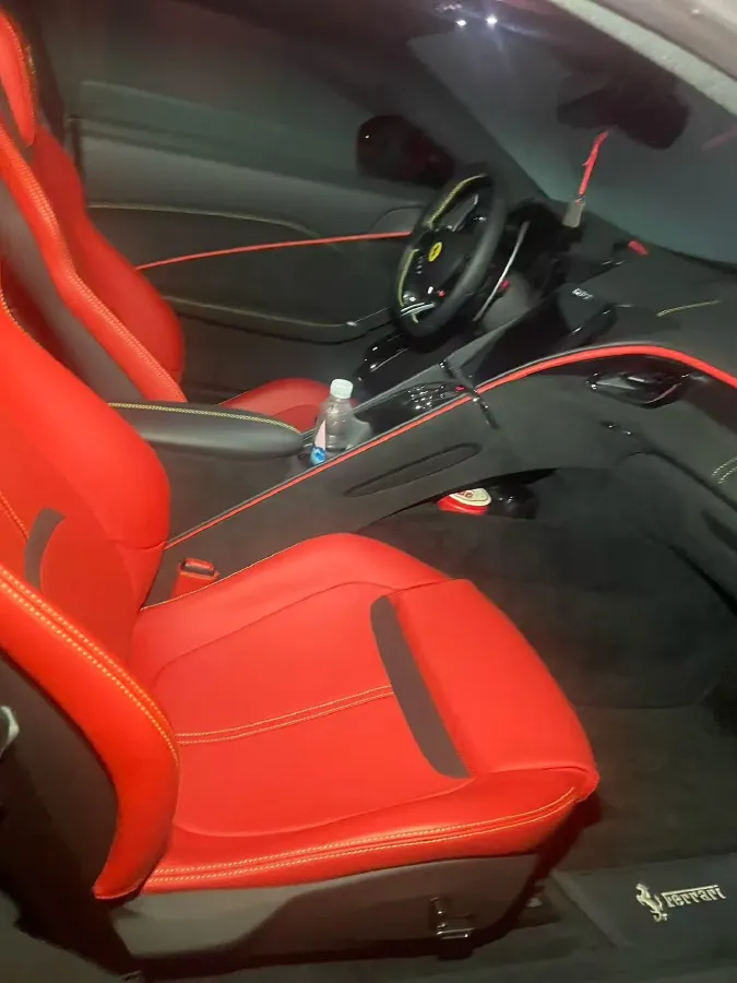 2020 Ferrari Roma 3.9T 620HP V8 8DCT,autocango,china used car exporter,china ev exporter,chinese used car exporter,chinese used ev exporter