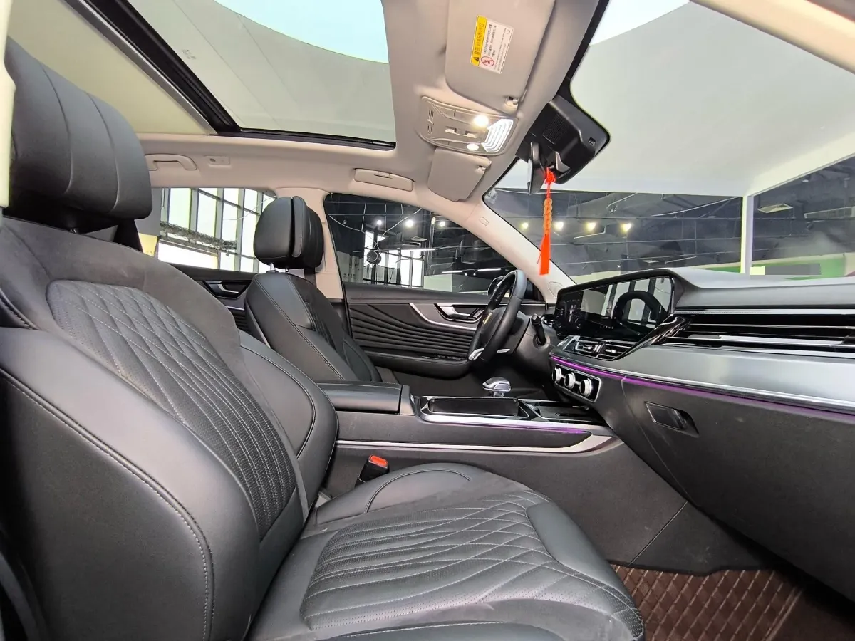 2025 HongQi HS5 2.0T 252HP L4 8AT,autocango,china used car exporter,china ev exporter,chinese used car exporter,chinese used ev exporter