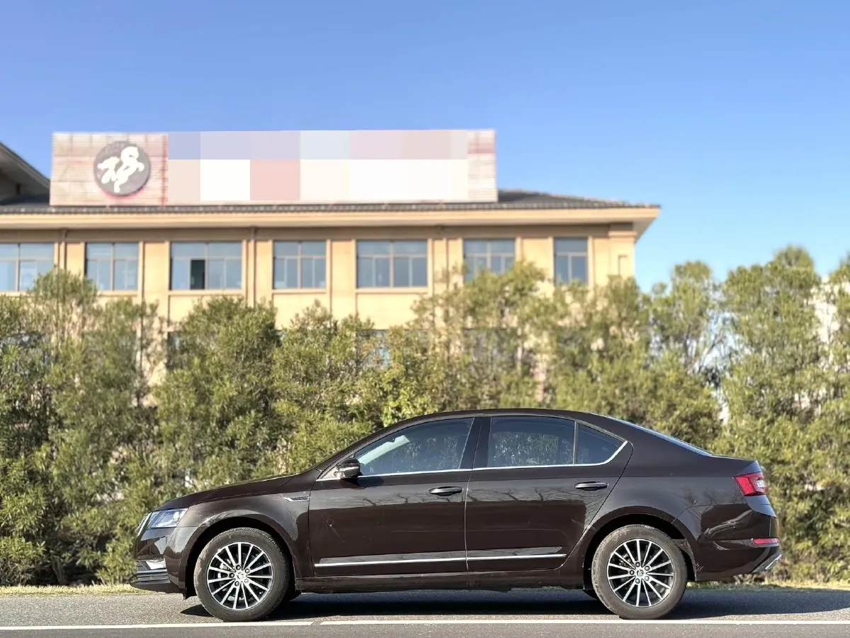 2018 Skoda Octavia 1.2T 116HP L4 7DCT,autocango,china used car exporter,china ev exporter,chinese used car exporter,chinese used ev exporter