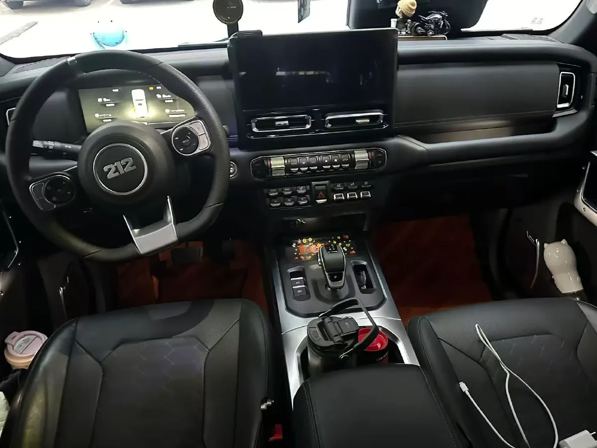 2025 212 212 T01 2.0T 252HP L4 8AT,autocango,china used car exporter,china ev exporter,chinese used car exporter,chinese used ev exporter