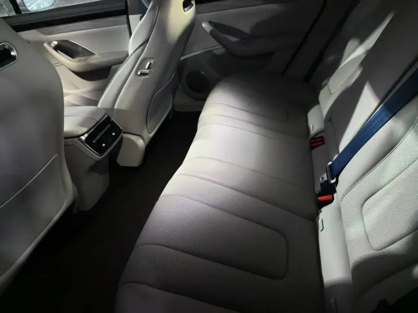 2024 Luxeed S7 BEV 100KWH,autocango,china used car exporter,china ev exporter,chinese used car exporter,chinese used ev exporter