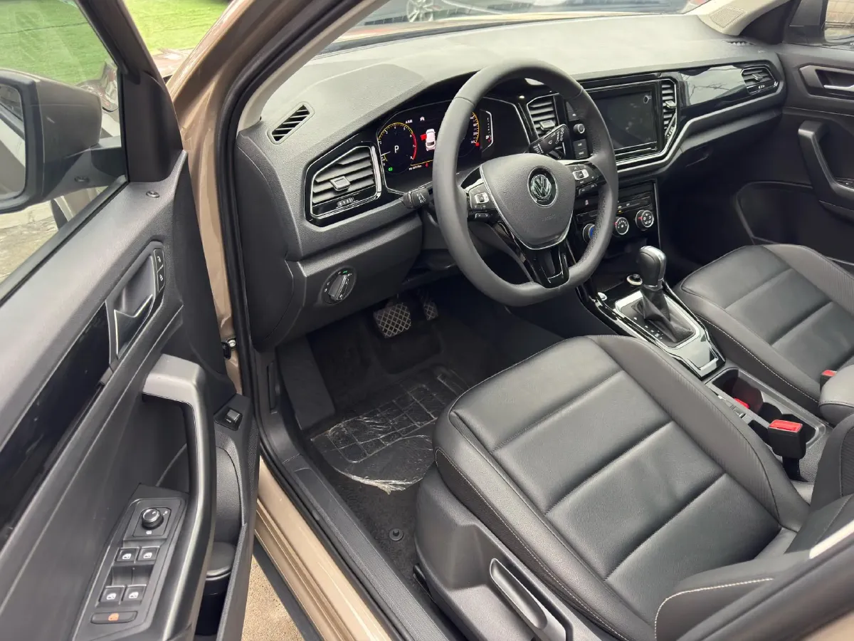 2019 Volkswagen T-Roc 1.4T 150HP L4 7DCT,autocango,china used car exporter,china ev exporter,chinese used car exporter,chinese used ev exporter