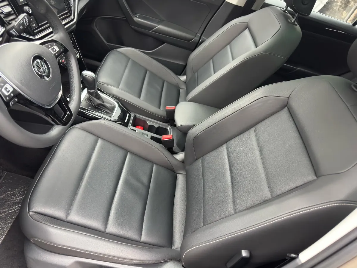 2019 Volkswagen T-Roc 1.4T 150HP L4 7DCT,autocango,china used car exporter,china ev exporter,chinese used car exporter,chinese used ev exporter