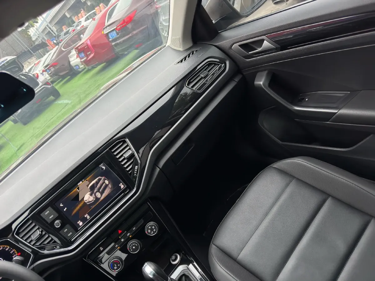 2019 Volkswagen T-Roc 1.4T 150HP L4 7DCT,autocango,china used car exporter,china ev exporter,chinese used car exporter,chinese used ev exporter