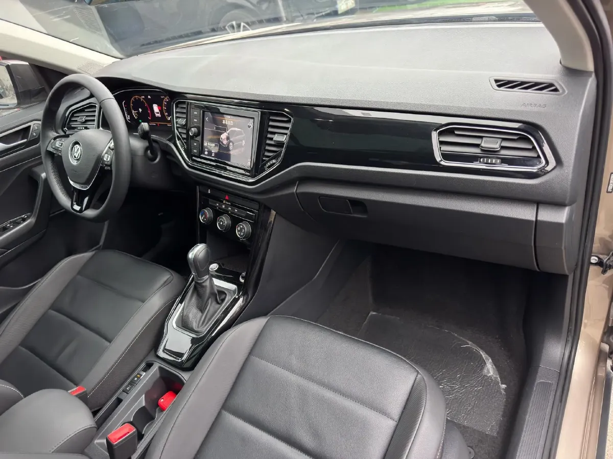 2019 Volkswagen T-Roc 1.4T 150HP L4 7DCT,autocango,china used car exporter,china ev exporter,chinese used car exporter,chinese used ev exporter