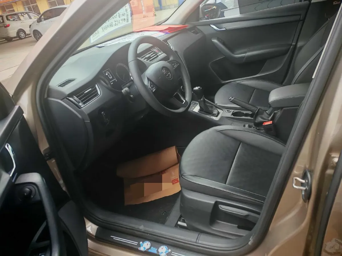 2021 Skoda Octavia 1.5L 113HP L4 6AT,autocango,china used car exporter,china ev exporter,chinese used car exporter,chinese used ev exporter