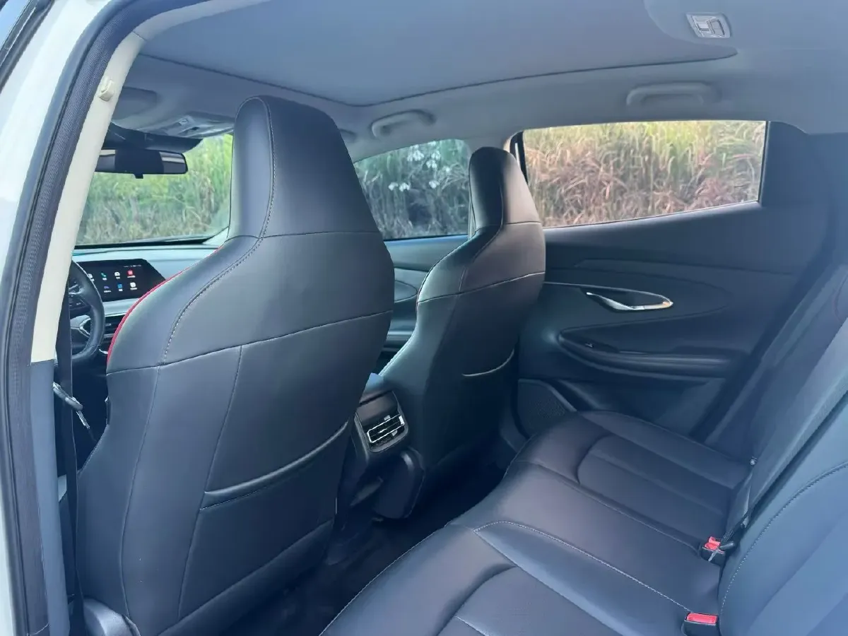 2020 ChangAn UNI-T 1.5T 180HP L4 7DCT,autocango,china used car exporter,china ev exporter,chinese used car exporter,chinese used ev exporter