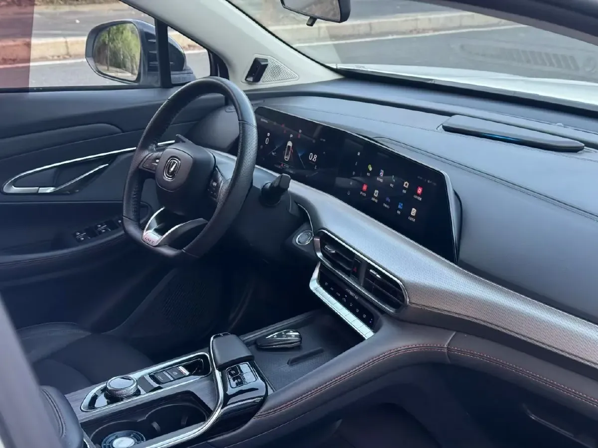 2020 ChangAn UNI-T 1.5T 180HP L4 7DCT,autocango,china used car exporter,china ev exporter,chinese used car exporter,chinese used ev exporter