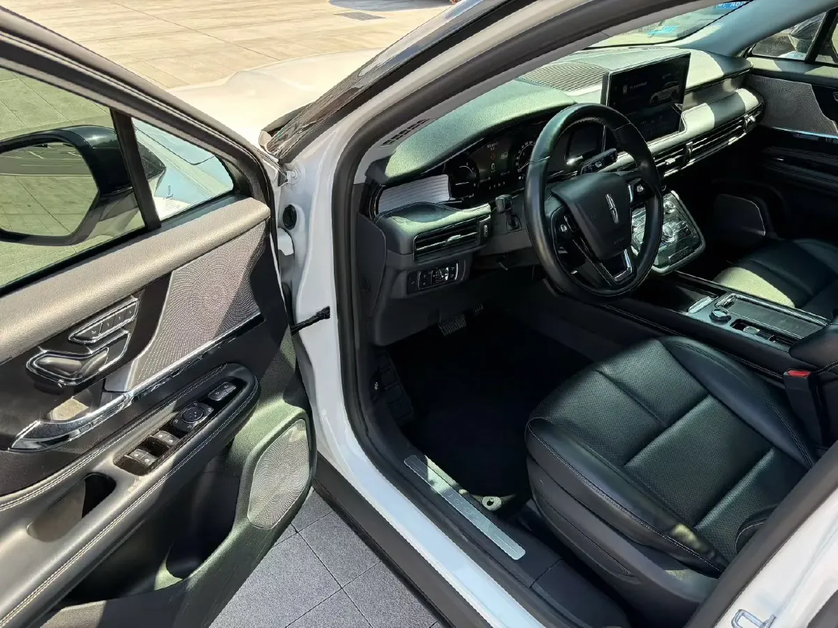 2021 Lincoln Corsair 2.0T 245HP L4 8AT,autocango,china used car exporter,china ev exporter,chinese used car exporter,chinese used ev exporter