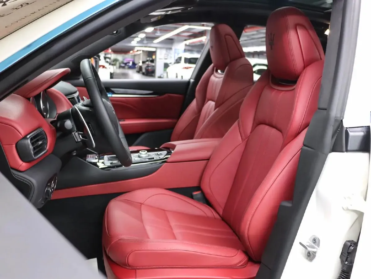 2023 Maserati Levante 2.0T 330HP L4 8AT,autocango,china used car exporter,china ev exporter,chinese used car exporter,chinese used ev exporter