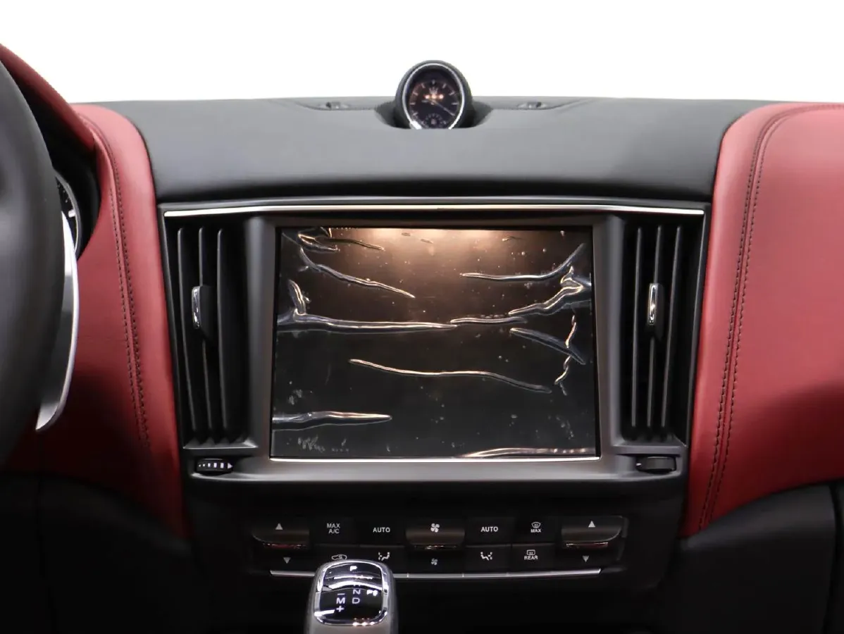 2023 Maserati Levante 2.0T 330HP L4 8AT,autocango,china used car exporter,china ev exporter,chinese used car exporter,chinese used ev exporter