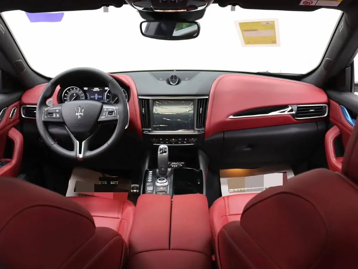 2023 Maserati Levante 2.0T 330HP L4 8AT,autocango,china used car exporter,china ev exporter,chinese used car exporter,chinese used ev exporter