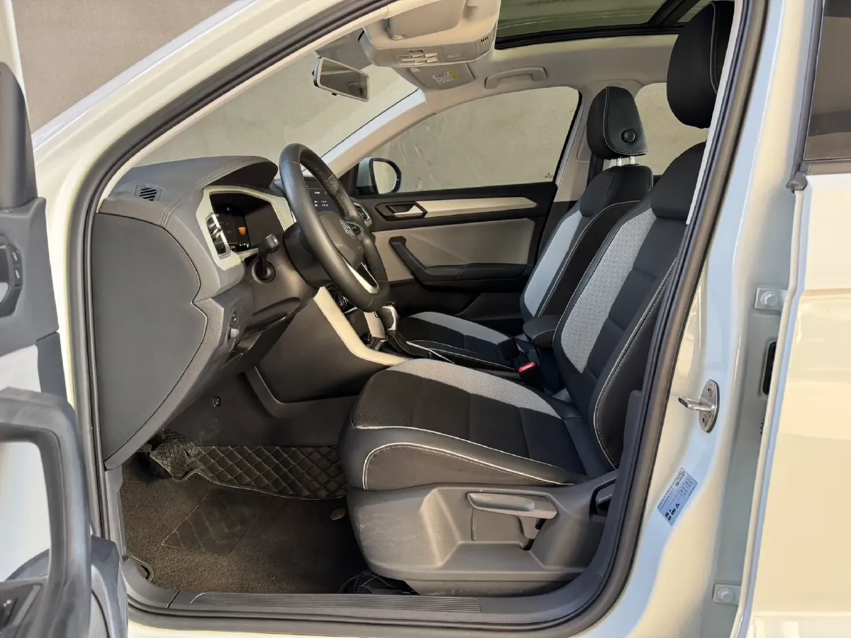 2023 Volkswagen T-Roc 1.4T 150HP L4 7DCT,autocango,china used car exporter,china ev exporter,chinese used car exporter,chinese used ev exporter